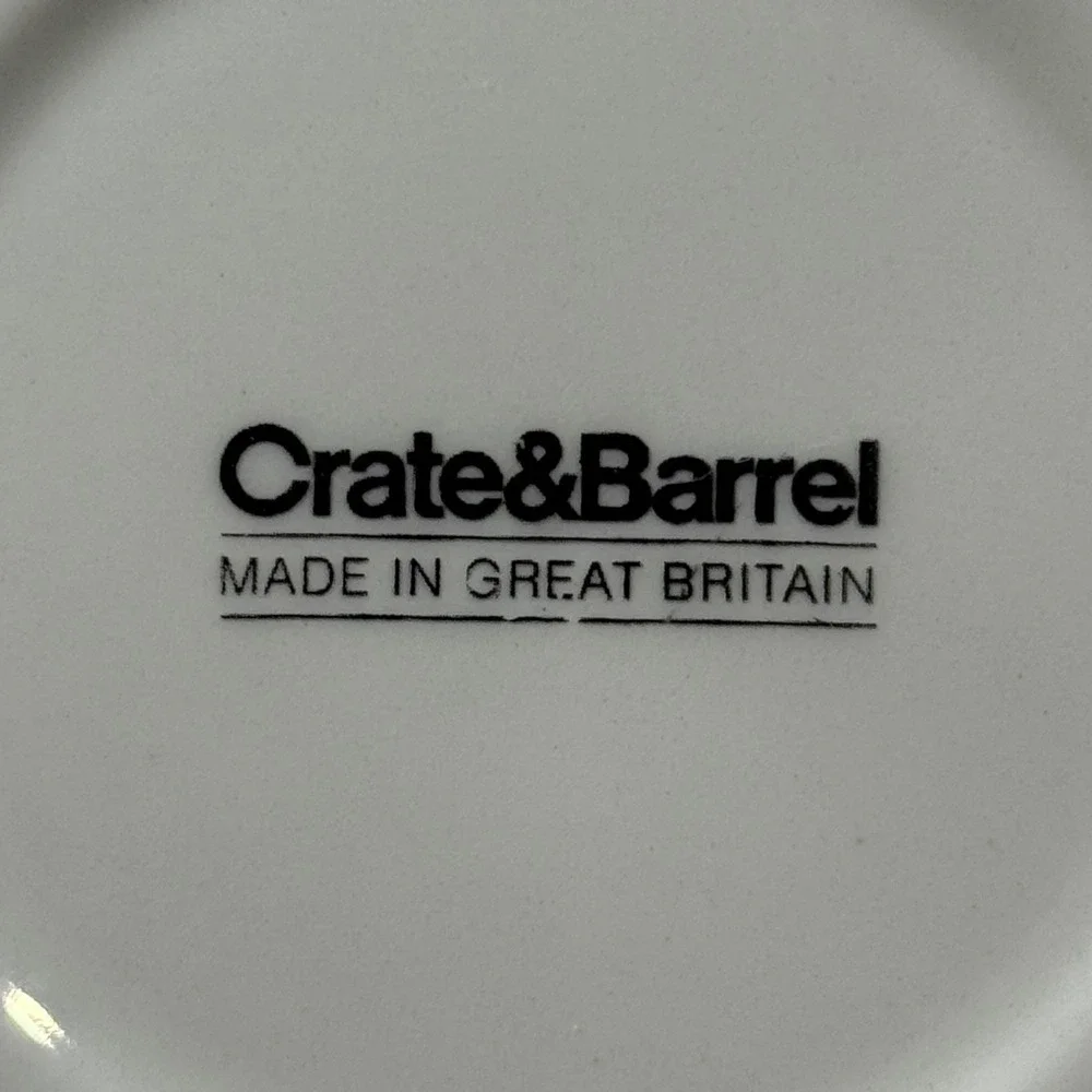 Crate & Barrel Appetizer Dessert Plate Red Ornament Geometric Great Britain 7